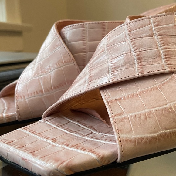 L’Intervalle Pink Crocodile Print Heels - Picture 3 of 4